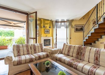 Soggiorno - Villa Bifamiliare VIA VERDI
 
33, Besana in Brianza - foto 9