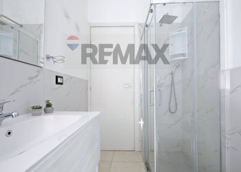 Bagno - Three-room apartment VIA PAPA GIOVANNI 23
 
29, Santa Maria Hoè - photo 12