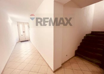 Hall / corridoio - Trilocale Piazza G. Fulvio
 
24, Castellina Marittima - foto 15