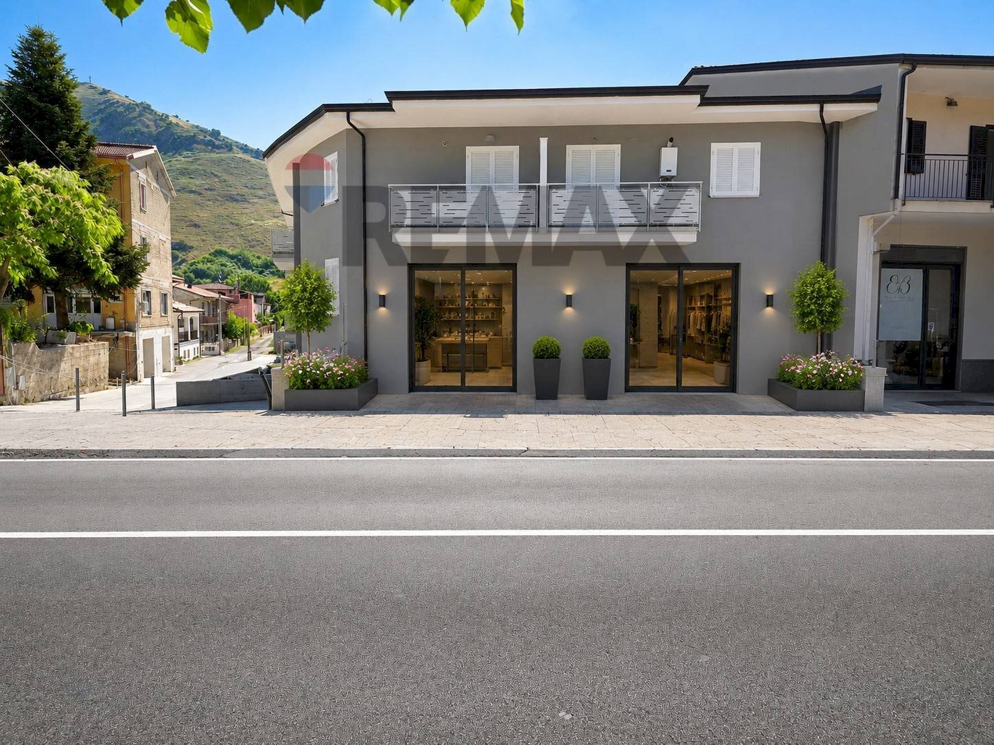 Casa all\'aperto - Locale Commerciale via Abruzzi
 
SNC, Vairano Patenora - foto 1