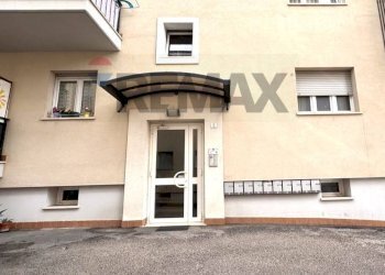 Edificio all\'aperto - Apartment Via San Gabriele dell'Addolorata
 
5, L'Aquila - photo 1