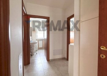 Hall / corridoio - Apartment Via San Gabriele dell'Addolorata
 
5, L'Aquila - photo 6