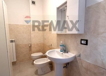 Bagno - Apartment Via San Gabriele dell'Addolorata
 
5, L'Aquila - photo 12