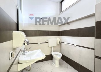 Bagno - Locale Commerciale via del Beato Cesidio
47, L'Aquila - foto 7