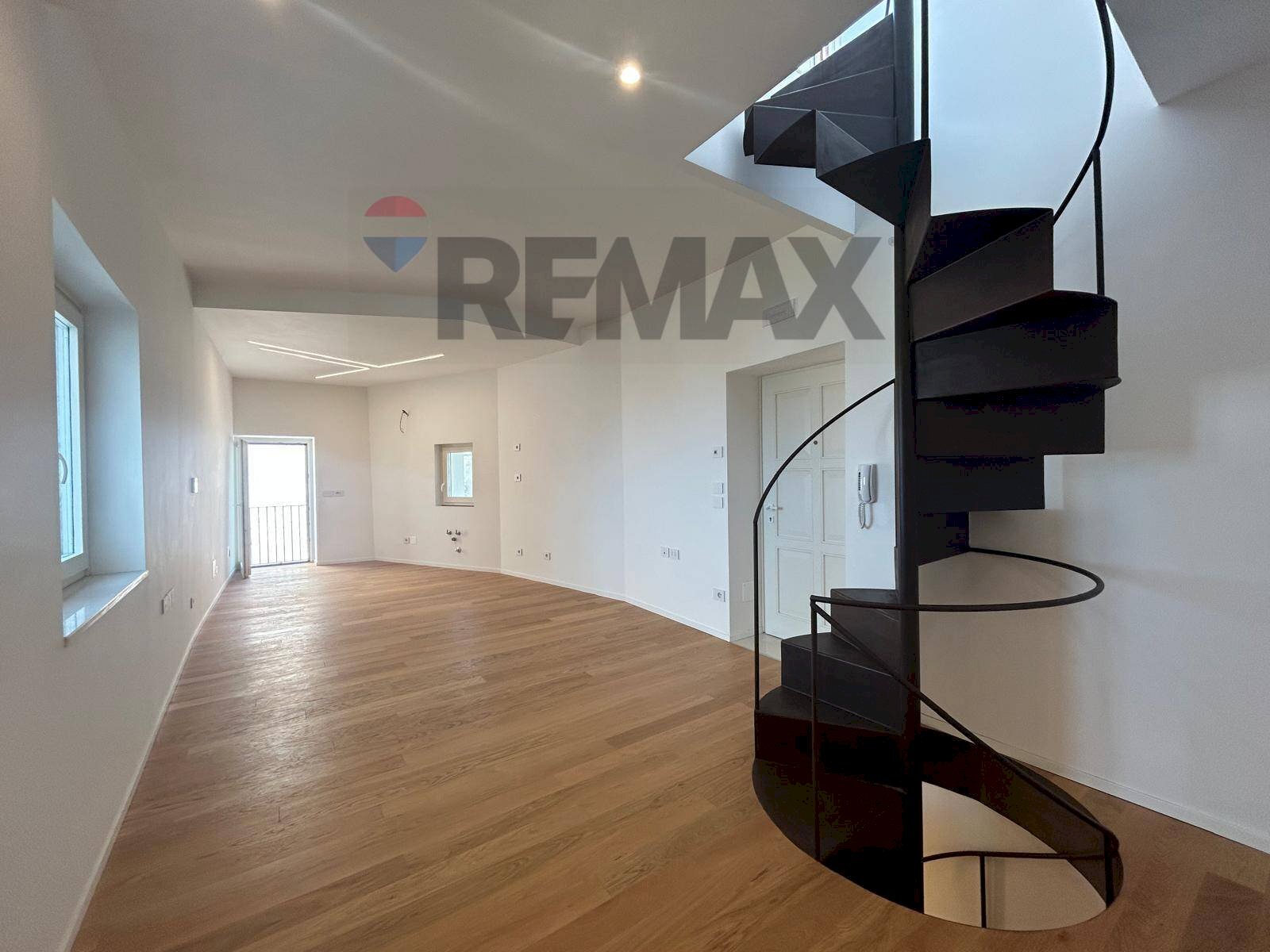 Scale - Three-room apartment Via Vescovado
 
19-25, Vieste - photo 1