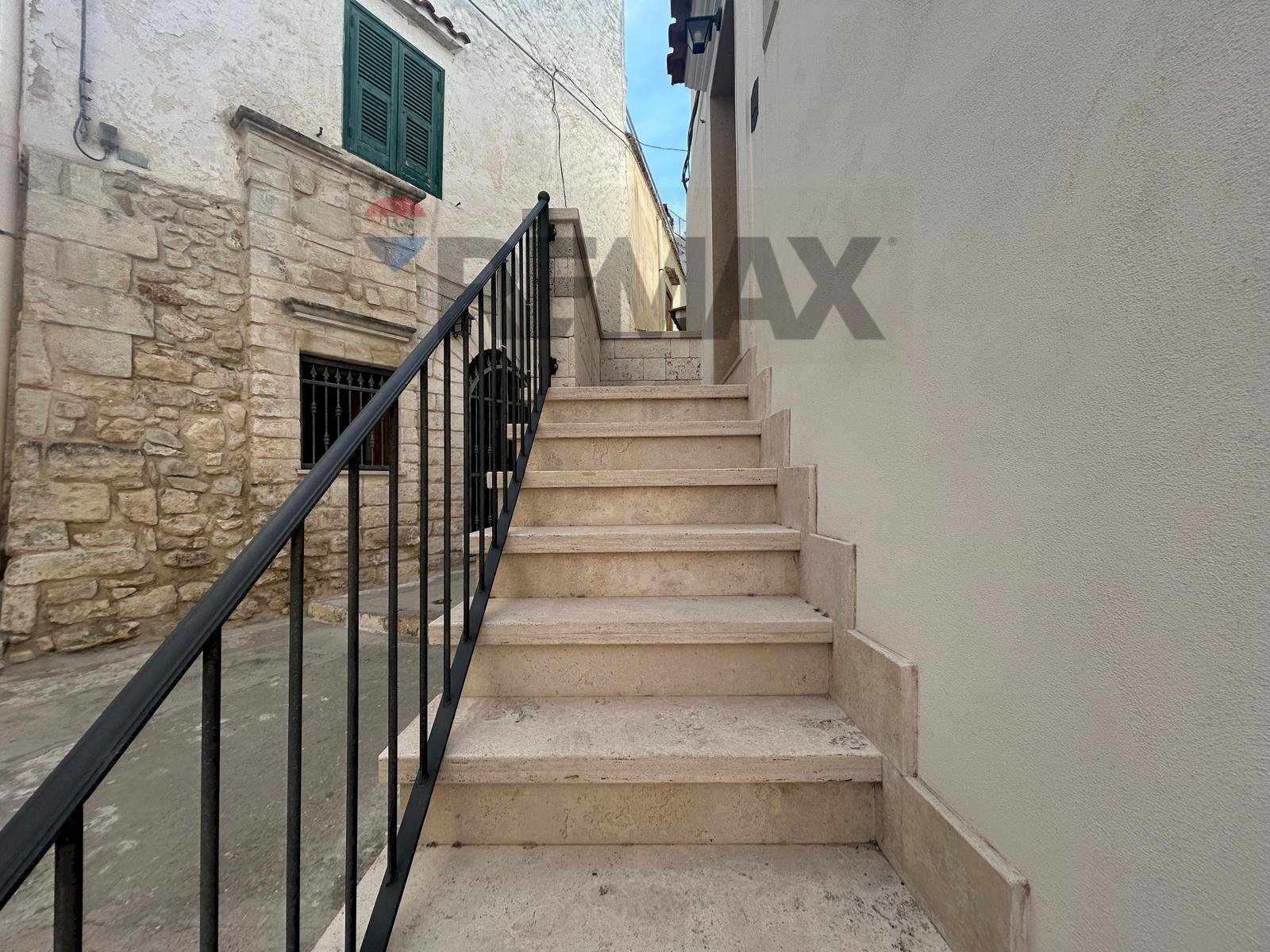Scale - Three-room apartment Via Vescovado
 
19-25, Vieste - photo 3