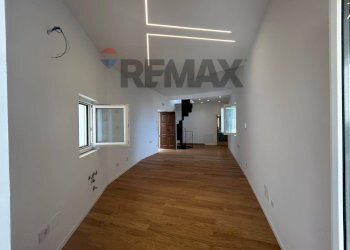 Hall / corridoio - Three-room apartment Via Vescovado
 
19-25, Vieste - photo 10