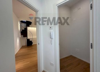 Hall / corridoio - Three-room apartment Via Vescovado
 
19-25, Vieste - photo 30