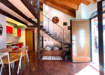Scale - Two-room apartment Via Martiri Oscuri
6, Milano - photo 5