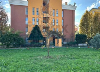 Edificio all\'aperto - Box Via Montale
 
25, Rho - photo 6