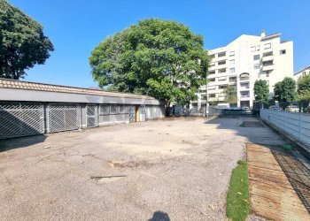 Edificio all\'aperto - Commercial Premises Via Cimabue
6, Monza - photo 34