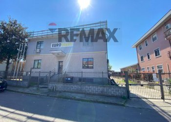 Edificio all\'aperto - Shed Via Camicie Rosse
11, Opera - photo 24