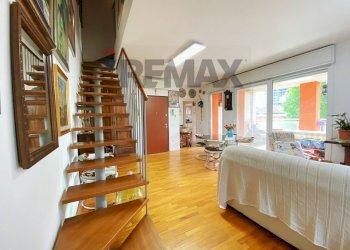Scale - Four-room apartment Via Ludovico Ariosto
23, Sesto San Giovanni - photo 6