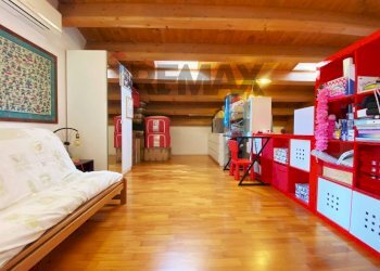 Soggiorno - Four-room apartment Via Ludovico Ariosto
23, Sesto San Giovanni - photo 13