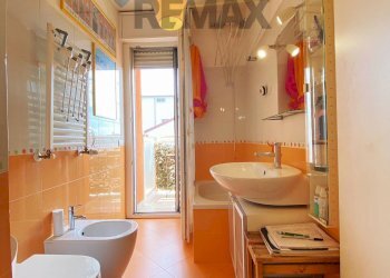 Bagno - Four-room apartment Via Ludovico Ariosto
23, Sesto San Giovanni - photo 16