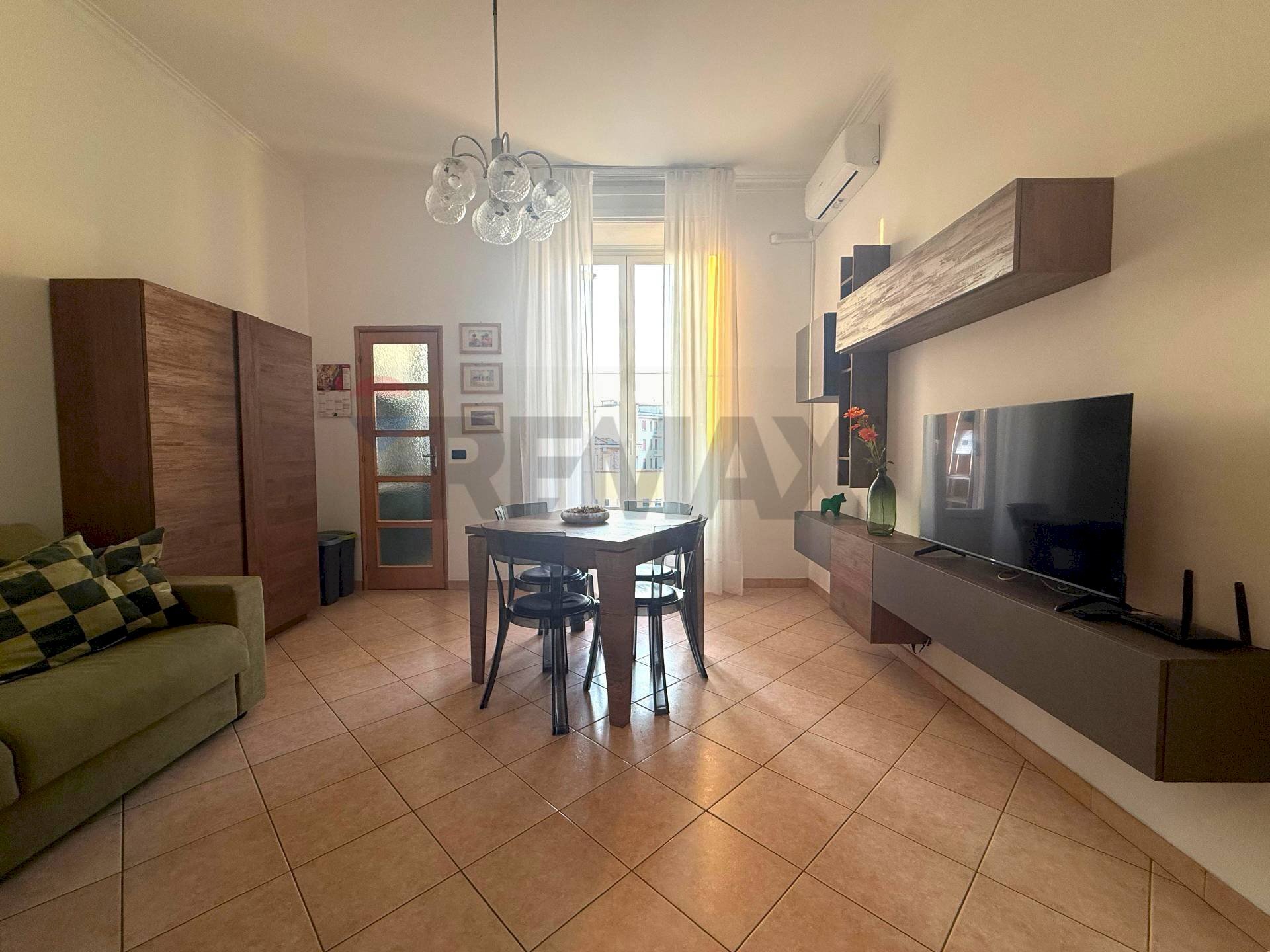 Sala da pranzo - Two-room apartment Viale Lucania
 
5, Milano - photo 1