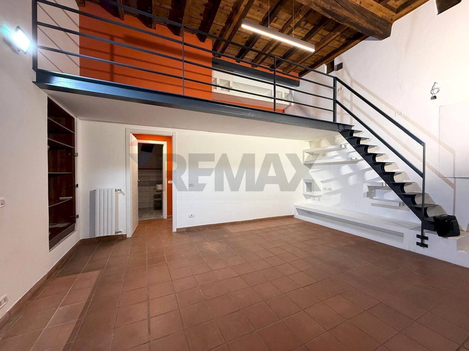 Scale - Two-room apartment Via Dante
 
121, Sesto San Giovanni - photo 1