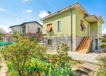 Casa all\'aperto - Villa Via Goldoni
 
12, Cassano Magnago - photo 1