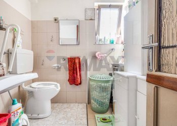 Bagno - Villa Via Goldoni
 
12, Cassano Magnago - photo 10