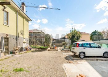 Edificio all\'aperto - Villa Via Goldoni
 
12, Cassano Magnago - photo 21