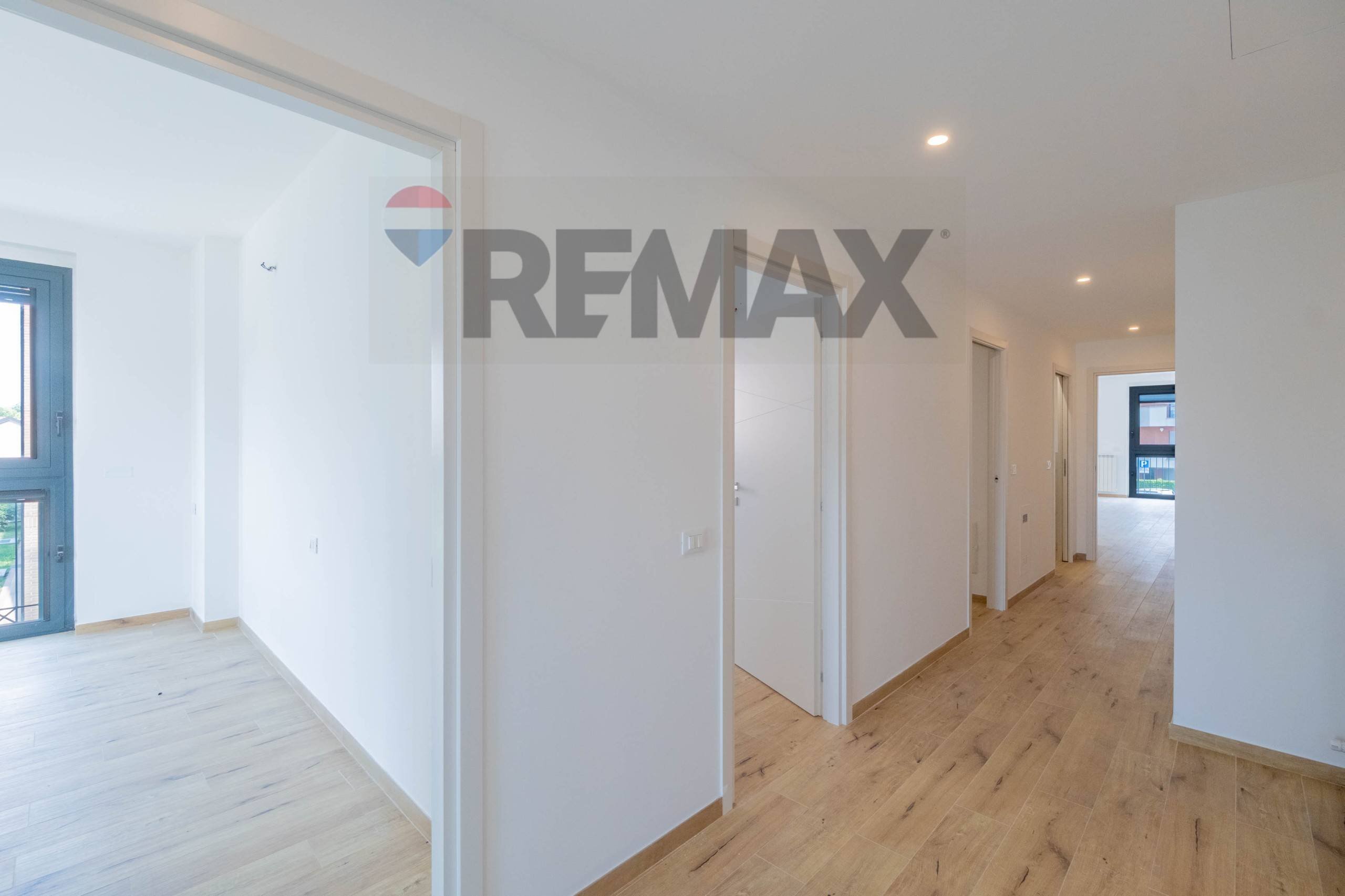 Hall / corridoio - Four-room apartment carlo cattaneo
22, Gallarate - photo 3