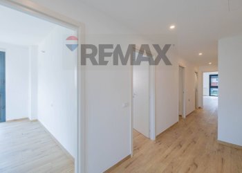 Hall / corridoio - Four-room apartment carlo cattaneo
 
22, Gallarate - photo 3
