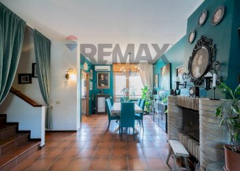 Sala da pranzo - Terraced Villa Strada Pilastrello
 
8, Parma - photo 7