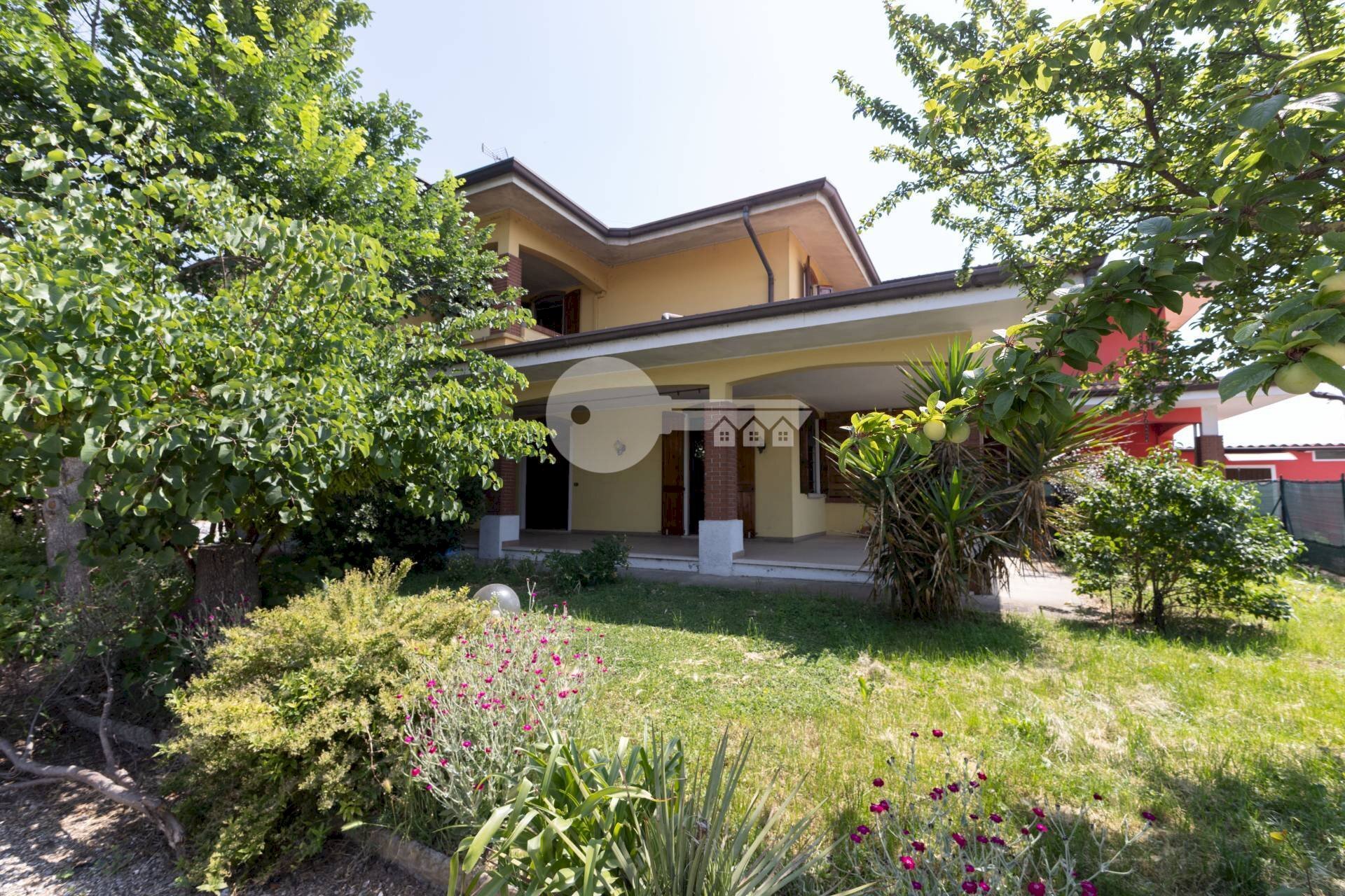 Foto 1 - Villa a Schiera Via per Isorella
 
12, Isorella - foto 1