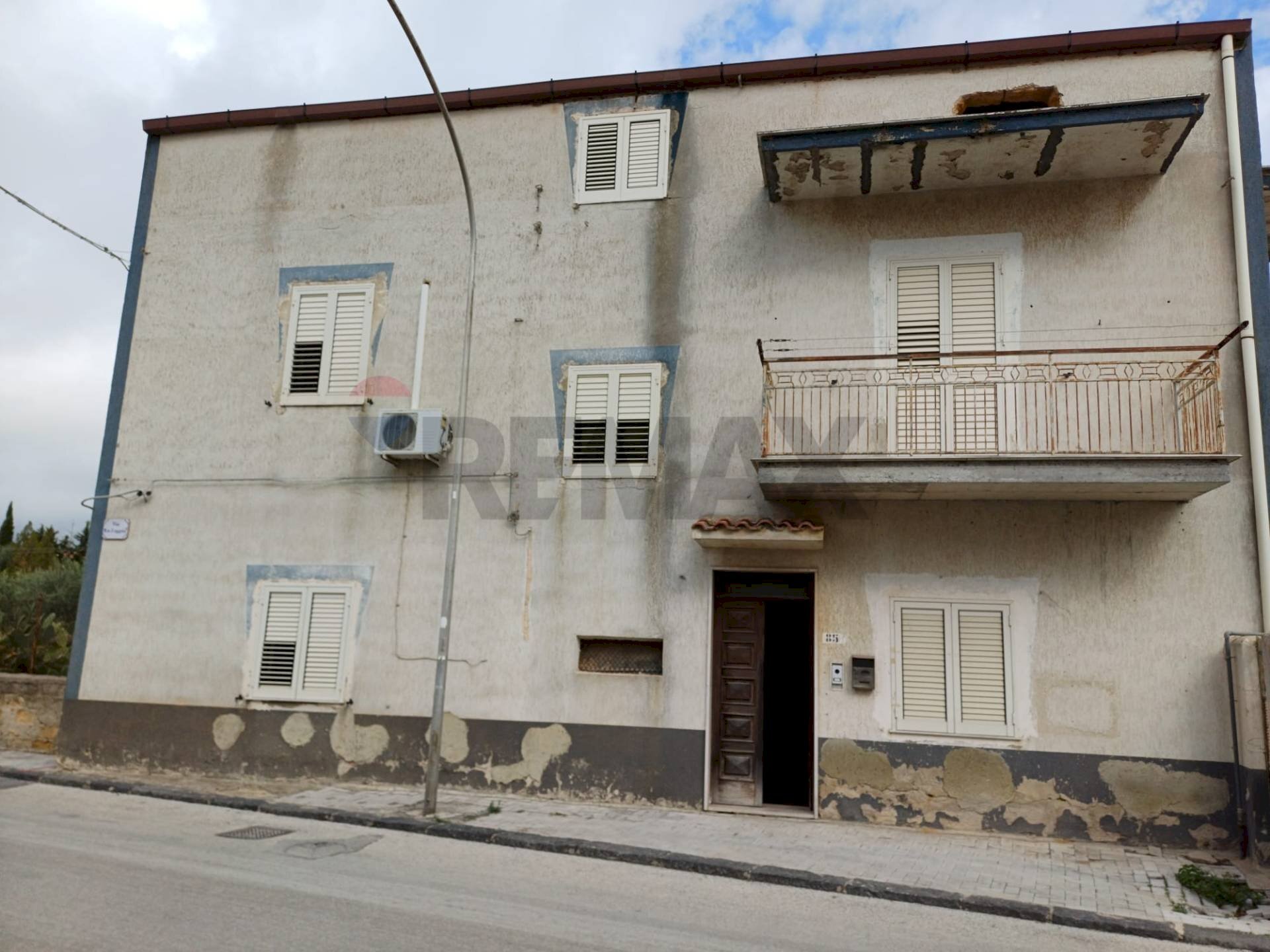 prospetto palazzina - Casa indipendente Via La Loggia
 
87, Aragona - foto 2