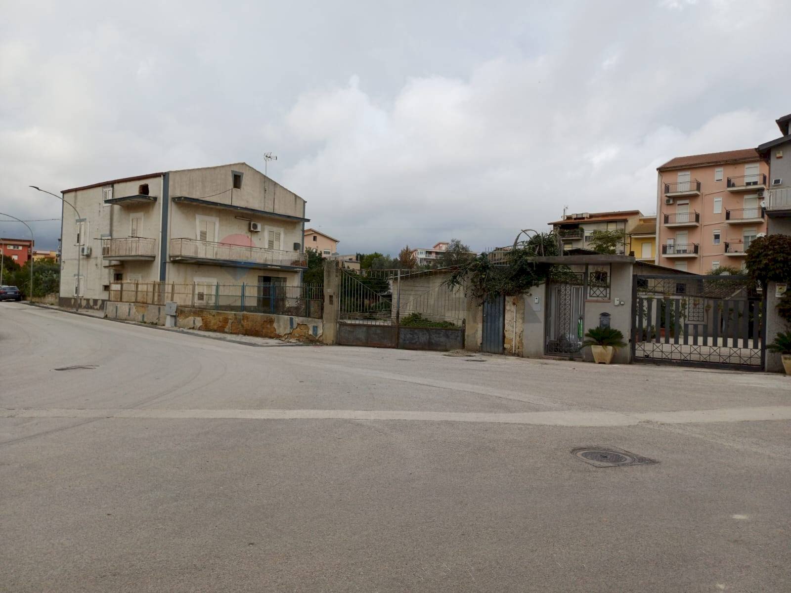foto panoramica della proprietà - Casa indipendente Via La Loggia
 
87, Aragona - foto 3