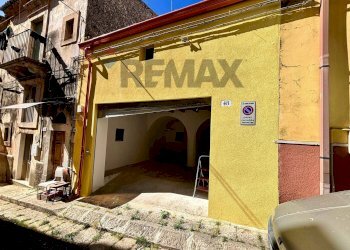Casa all\'aperto - Box Via Nino Oxilia
 
48, Ragusa - photo 7