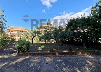 Edificio all\'aperto - Villa C.da Rossa
 
sn, Chiaramonte Gulfi - photo 9