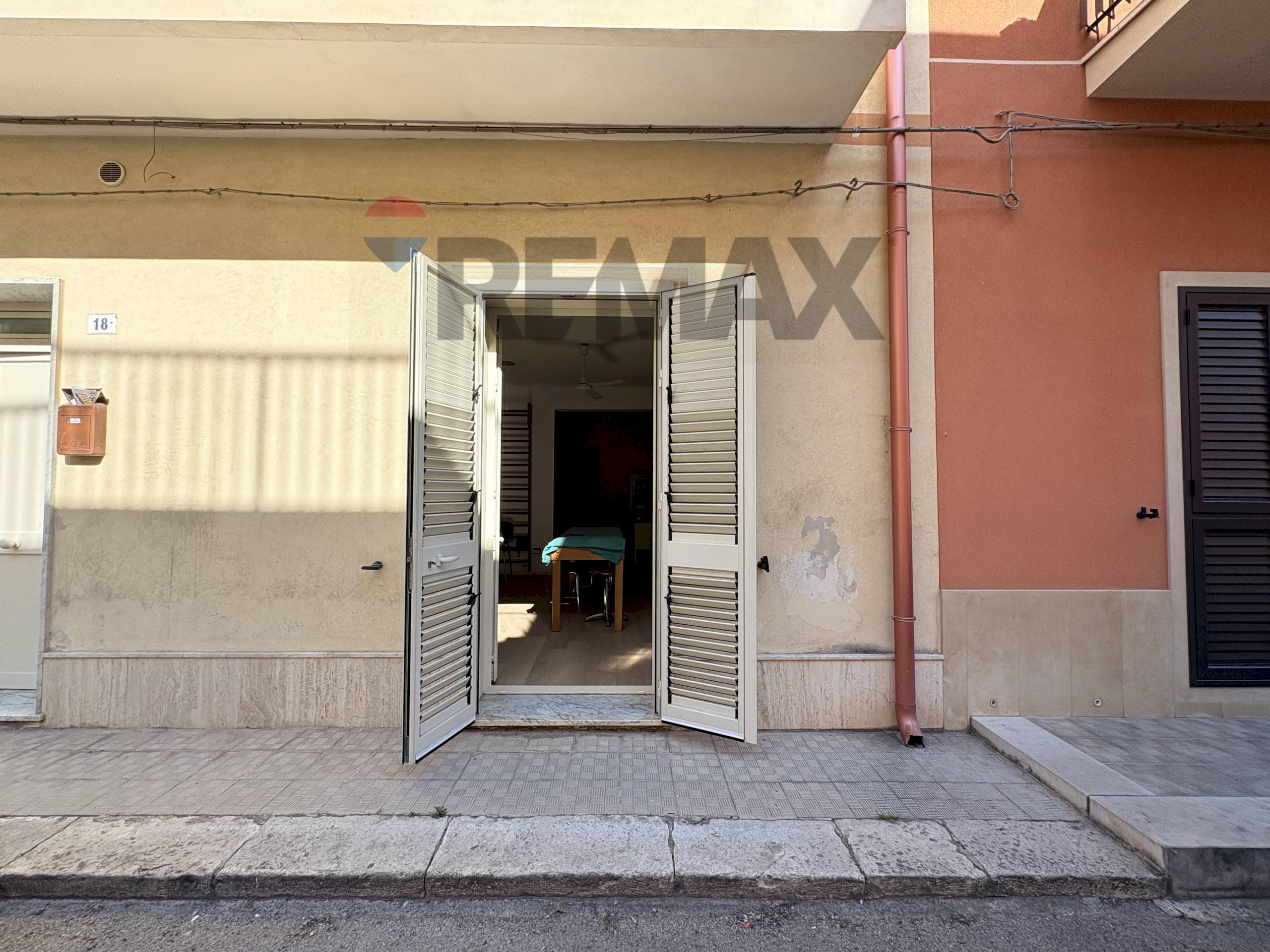 Edificio all\'aperto - Commercial Premises Via Caravaggio
 
18, Comiso - photo 2