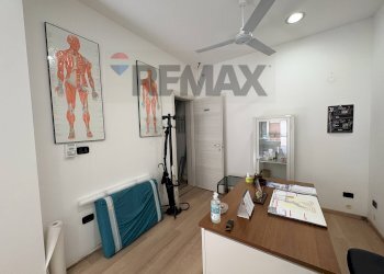 Camera / camera da letto - Commercial Premises Via Caravaggio
 
18, Comiso - photo 7