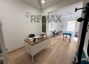Ufficio - Commercial Premises Via Caravaggio
 
18, Comiso - photo 9