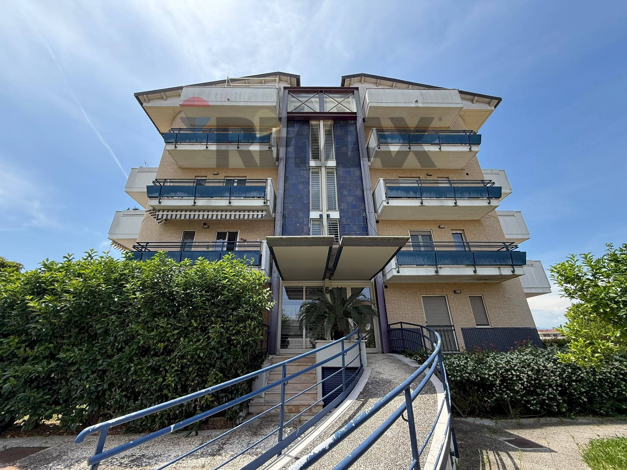 Edificio all\'aperto - Attic Corso Italia
 
192, San Giovanni Teatino - photo 1