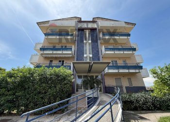 Edificio all\'aperto - Attico Corso Italia
 
192, San Giovanni Teatino - foto 1