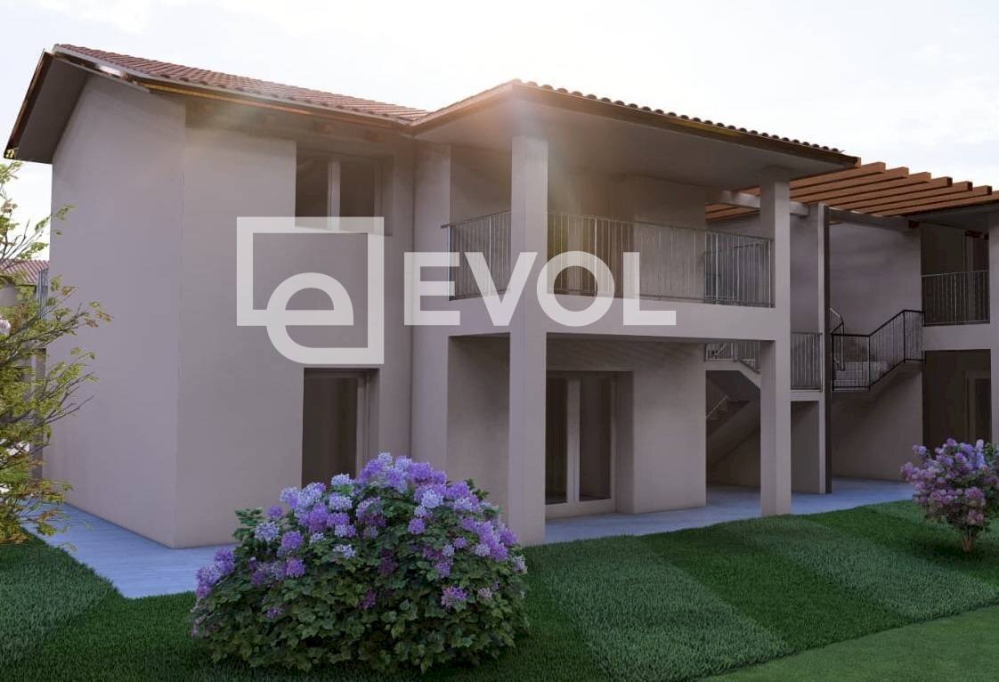 Foto 1 - Villa a Schiera C.so San Valentino
 
22, Ronchis - foto 1