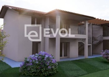 Foto 1 - Villa a Schiera C.so San Valentino
 
22, Ronchis - foto 1