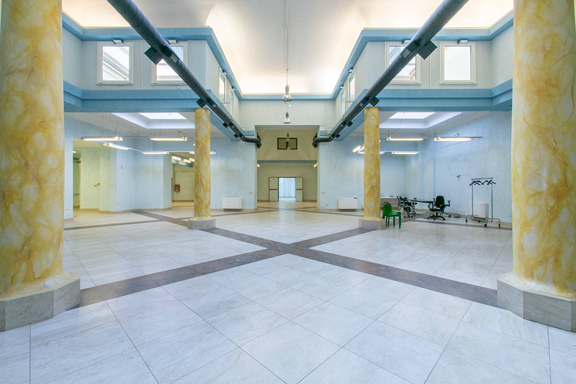 Foto 1 - Commercial Premises Via Nazionale
 
180, Roma - photo 1