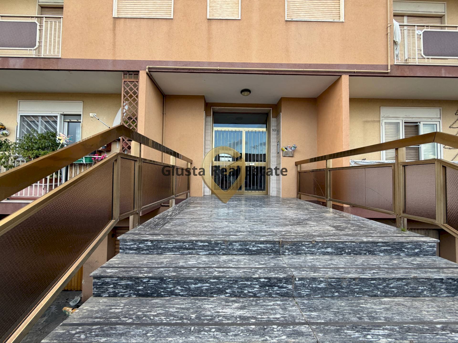 Foto 1 - Trilocale Via Bezzecca
 
10, Brindisi - foto 1