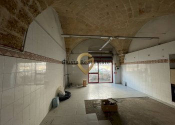 Foto 4 - Commercial Premises Via Maja materdona
6, Mesagne - photo 4