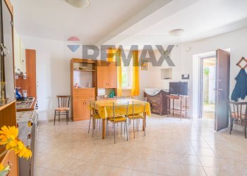 Sala da pranzo - Casa indipendente Contrada Cese, Casalanguida - foto 8