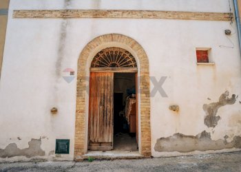Edificio all\'aperto - Semi-detached house via Magenta
 
2, Cupello - photo 25