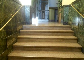 Interno palazzo - Appartamento via Confienza, 15, Torino (zona Centro) - foto 2