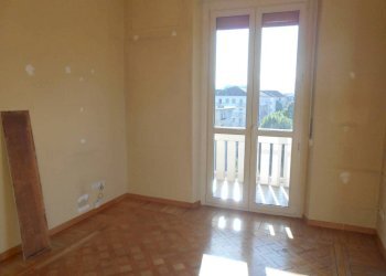 Camera da letto - Appartamento via Confienza, 15, Torino (zona Centro) - foto 10