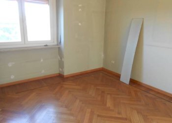 Camera da letto - Appartamento via Confienza, 15, Torino (zona Centro) - foto 11