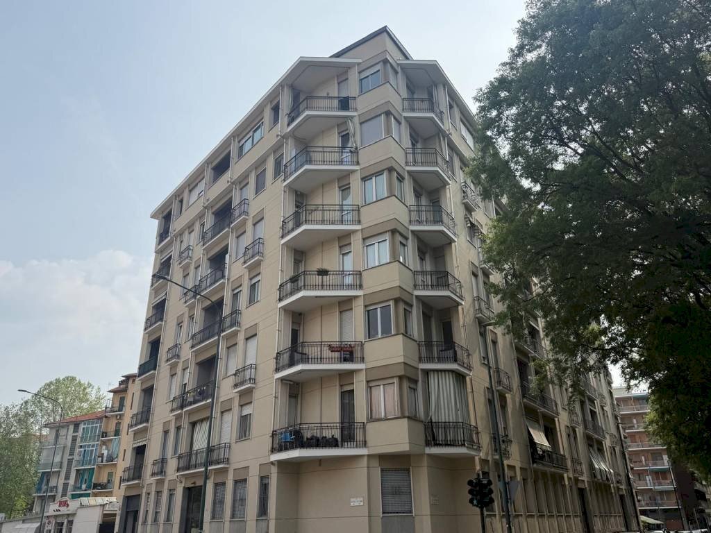 Facciata - Trilocale via Luigi Boccherini, 30, Torino (zona Rebaudengo) - foto 2
