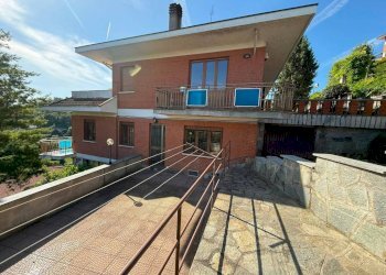 Facciata - Villa via Valle della Quiete, 39, San Mauro Torinese - foto 1