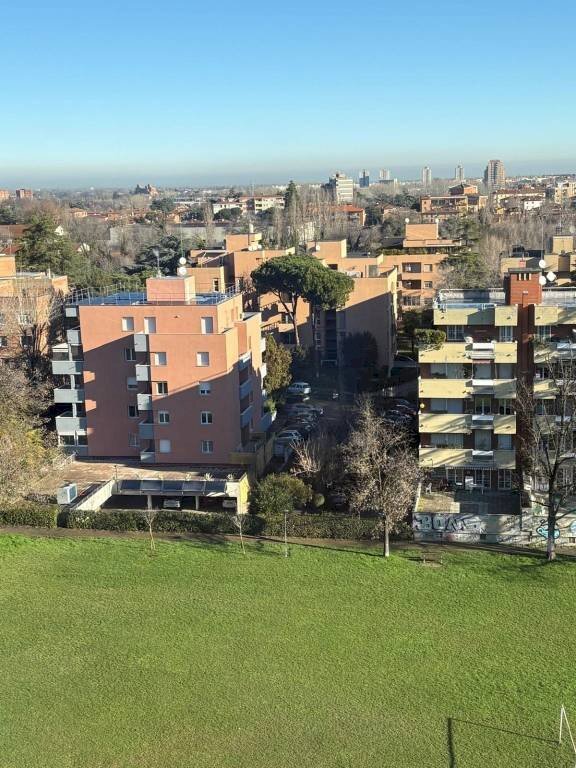 Vista - Quadrilocale via Spina, 11, Bologna (zona Mazzini) - foto 1